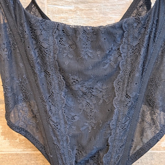 Elegant Black Lace Corset Top - Picture 5 of 13